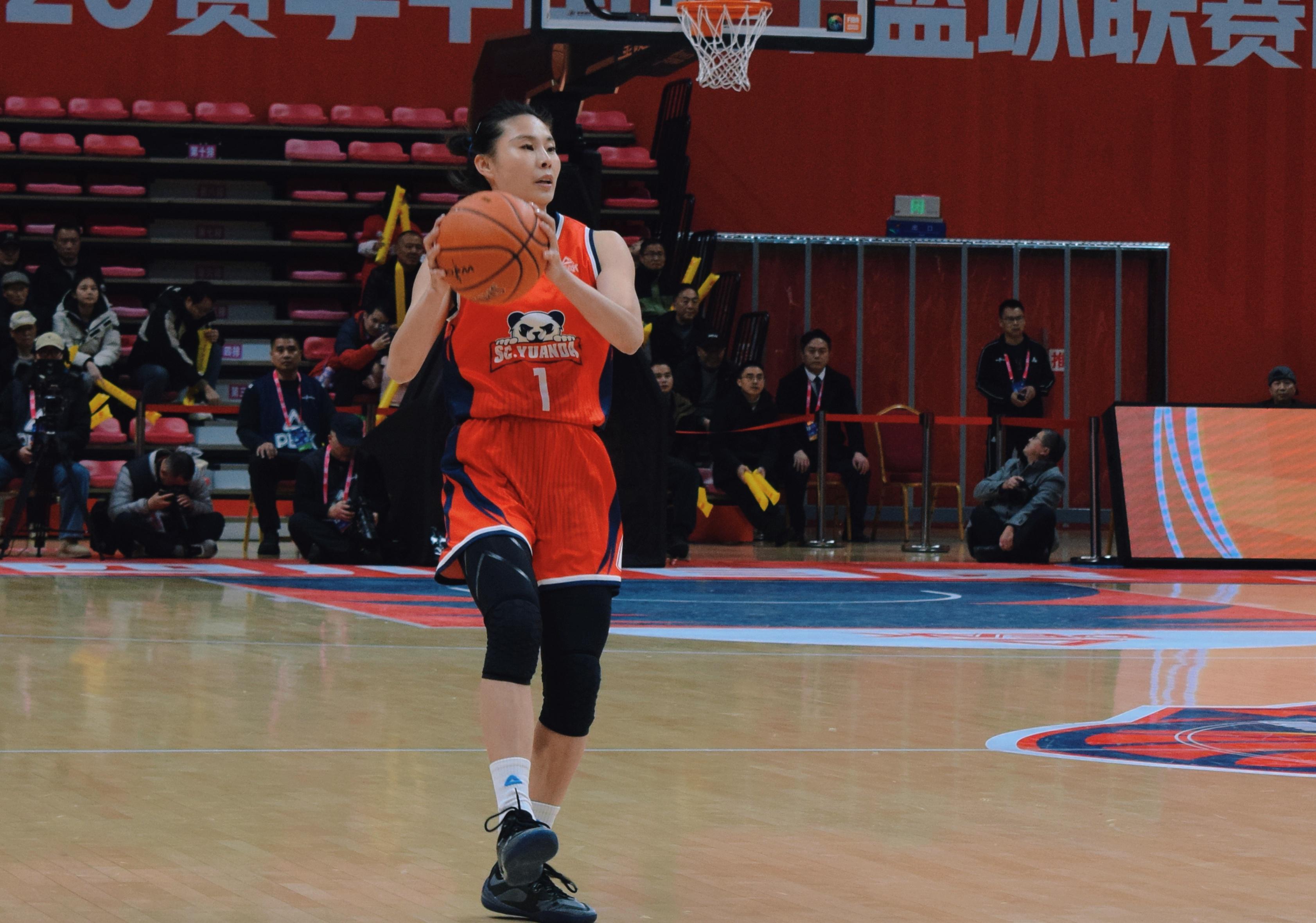 华体会HTH-击败联盟第1！中国女篮30岁王牌归来5胜0负不败：宫帅需重用她？